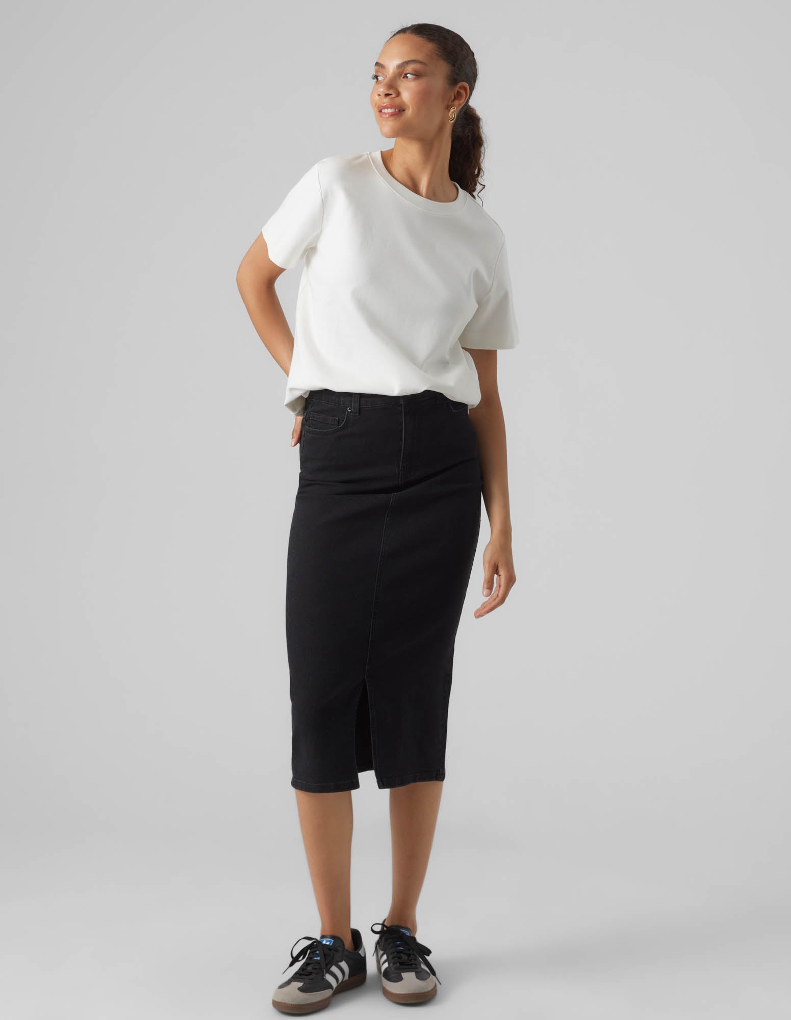 AWNAIMA COTTON TSHIRT